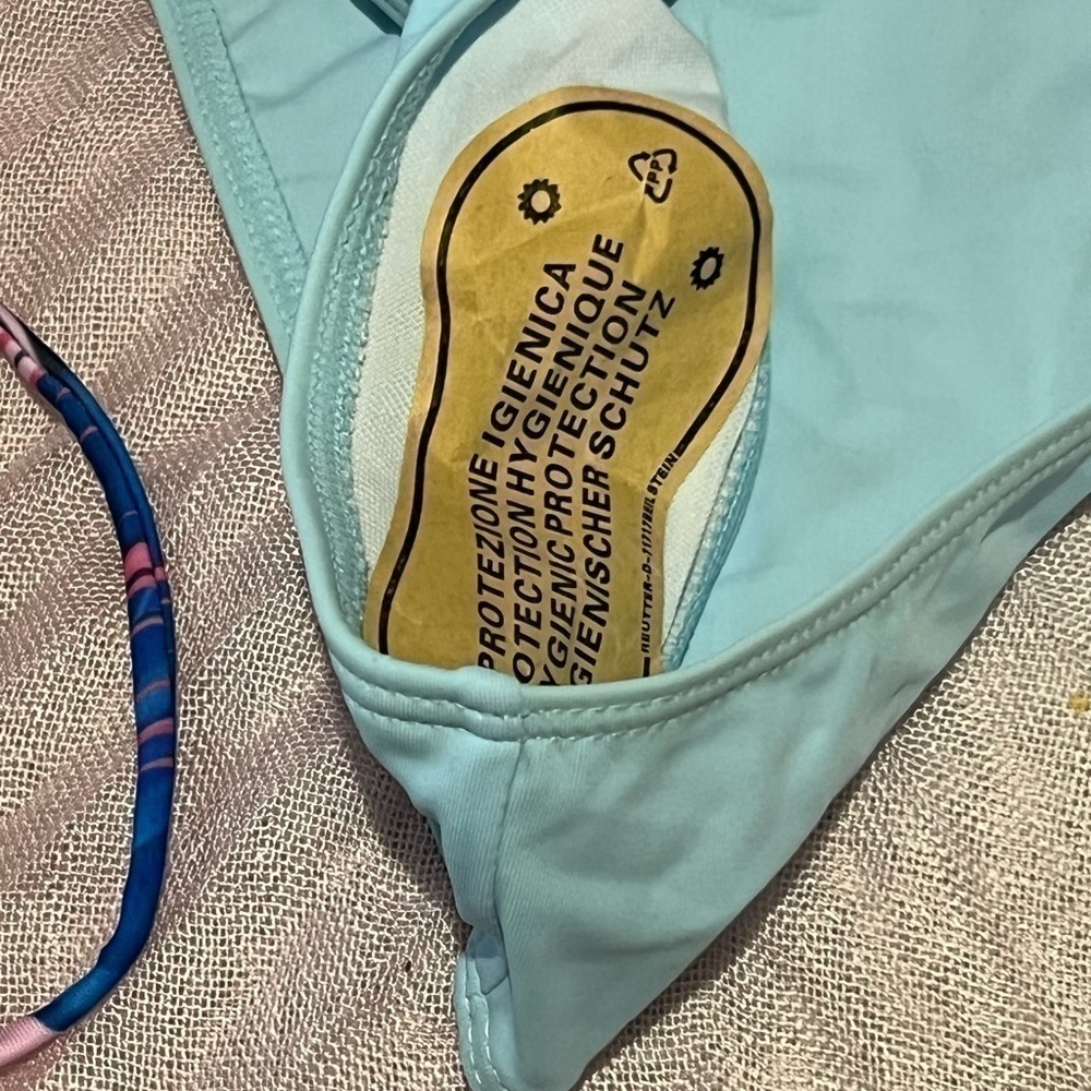 Medium swimsuit for women size M - Picture 7 of 7